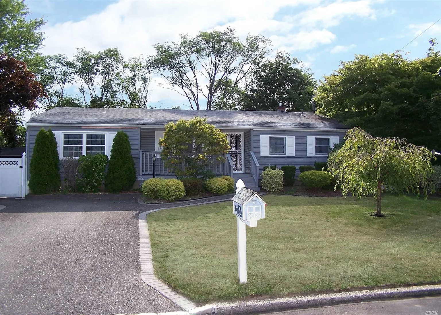 21 Catherine Dr photo 1