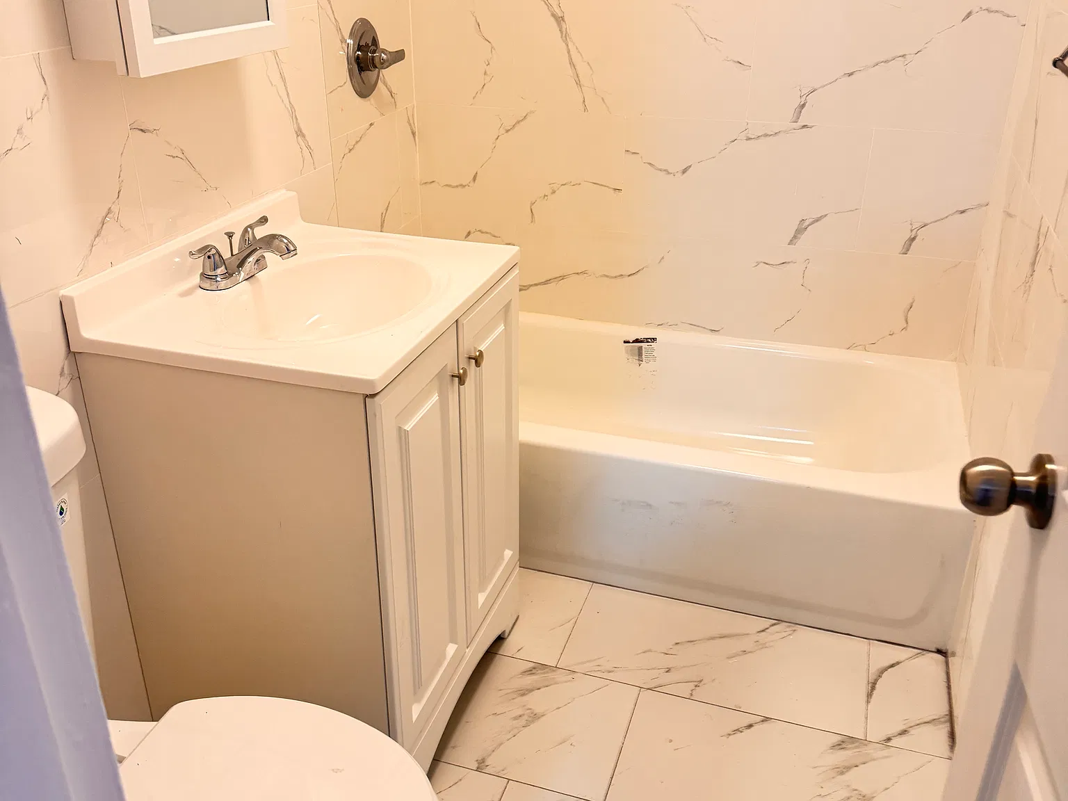 1 bed, 900 sqft, $2,650 — Photo 3