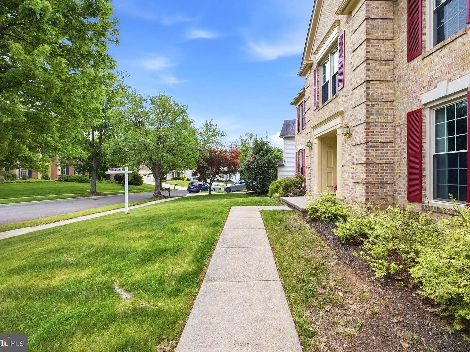 6 bed, 3.5 bath, 4699 sqft, $6,000 — Photo 3