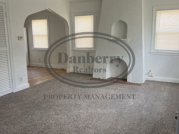 2nd image of 1909 Kensington Rd #1