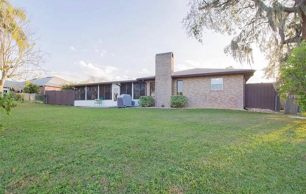 3 bed, 2600 sqft, $2,395 — Photo 4
