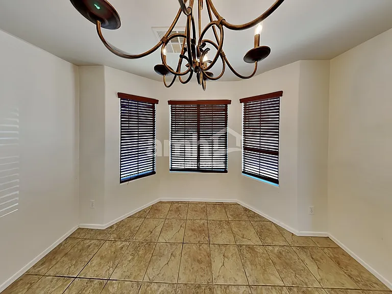 1497 E Magnum Rd — Photo 10
