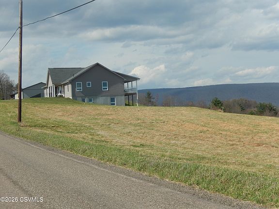 3rd image of 658 Waller Divide Rd