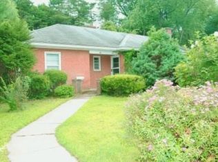48 Elliot St, Holyoke, MA 01040