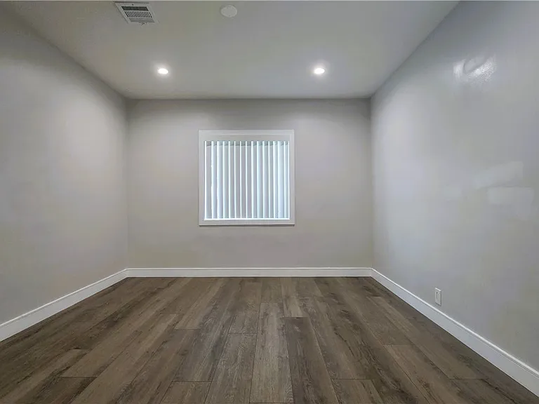 2431 N Lamer St — Photo 11