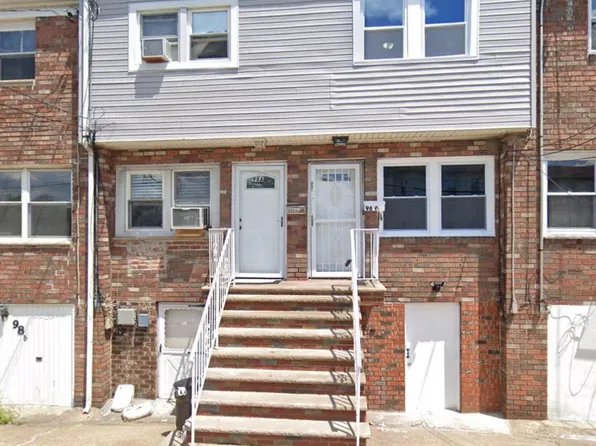 98A Suburbia Dr, Jersey City, NJ 07305
