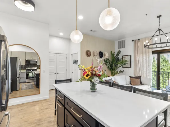 1002 Division St APT 306, Nashville, TN 37203