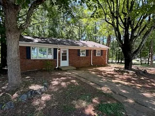 408 Wilson St — Photo 3