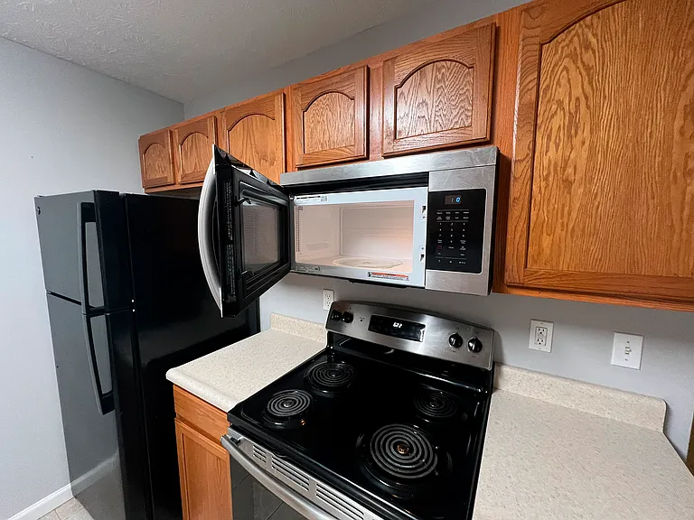 561 Hampton Way #2 — Photo 10