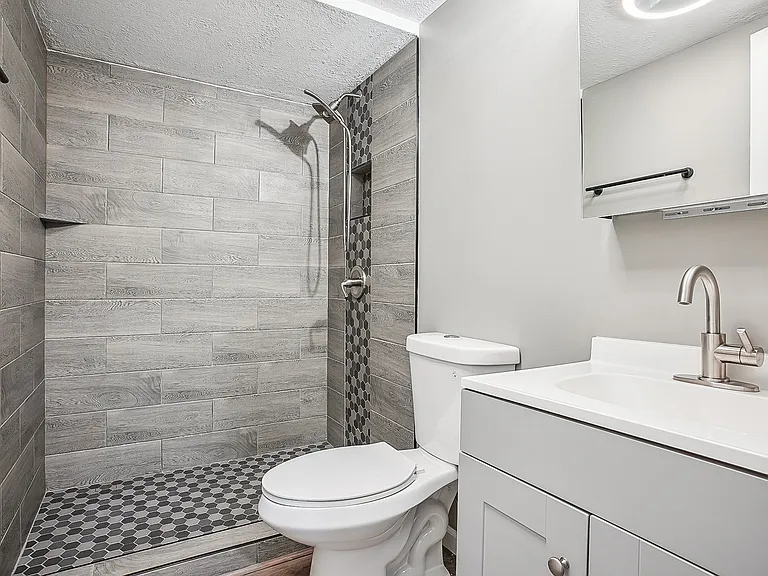 4841 Stoneybrook Blvd — Photo 12