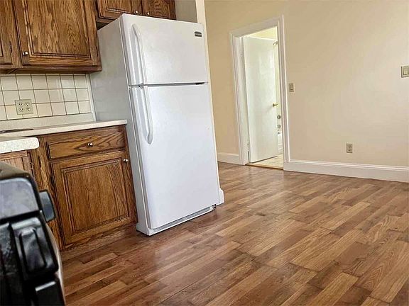 5th image of 61 Furnace St #1A