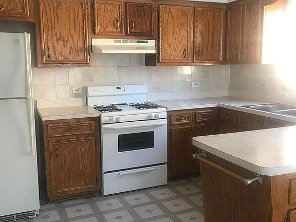 4th image of 8833 N Greenwood Ave #1