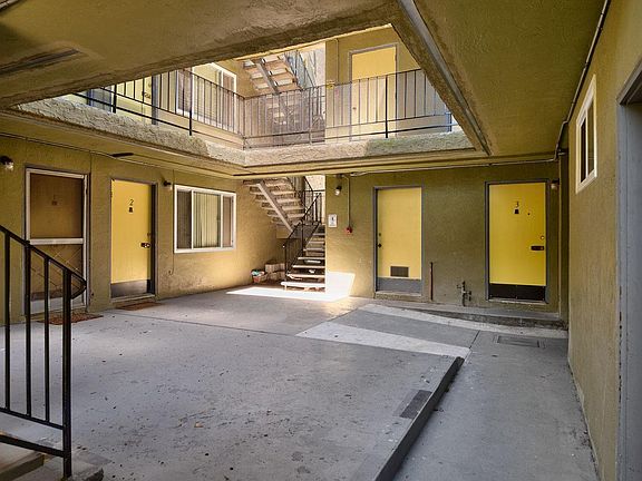 Ground Floor Plaza