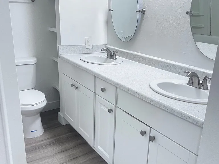 1327 W Civic Center Dr — Photo 14