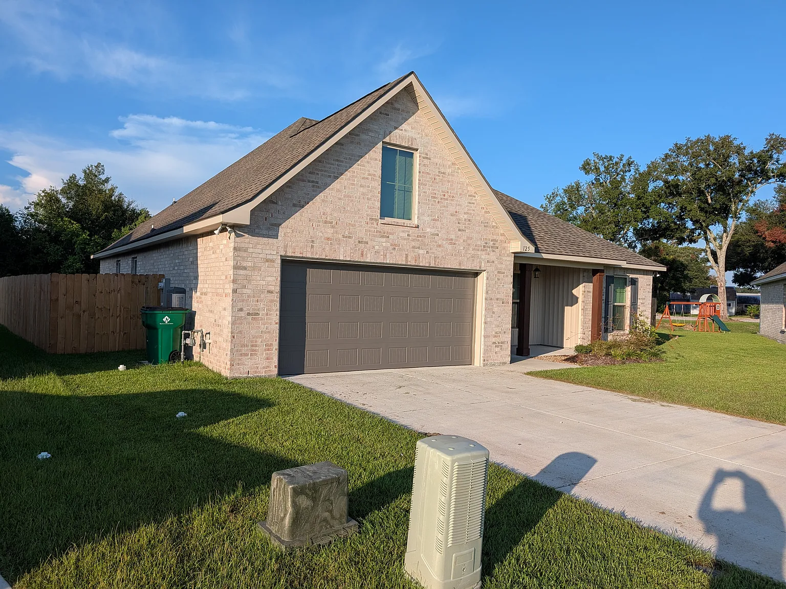 4 bed, 1858 sqft, $2,100 — Photo 3