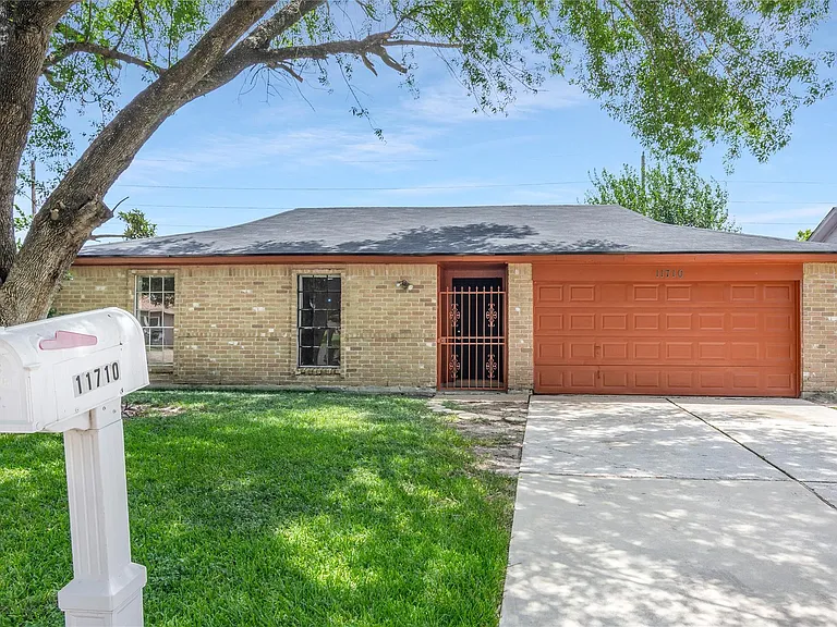 11710 Old Telegraph Rd — Photo 3