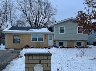 1841 Nottingham Dr, Aurora, IL 60505