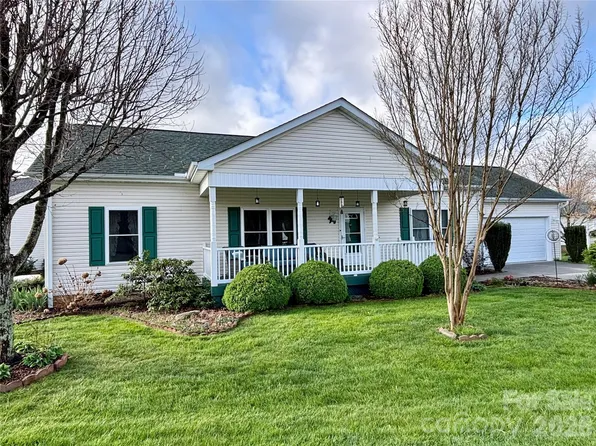194 Beechnut Dr, Hendersonville, NC 28739