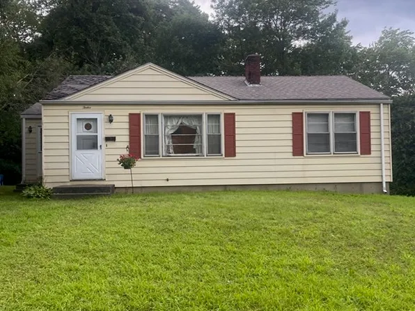 12 Oregon Trl, Holden, MA 01520