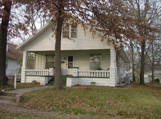 509 E Locust St, Nevada, MO 64772