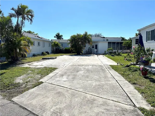 4701 Lafayette LN W, ESTERO, FL 33928