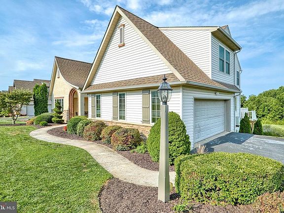 3rd image of 119 Livia Ln