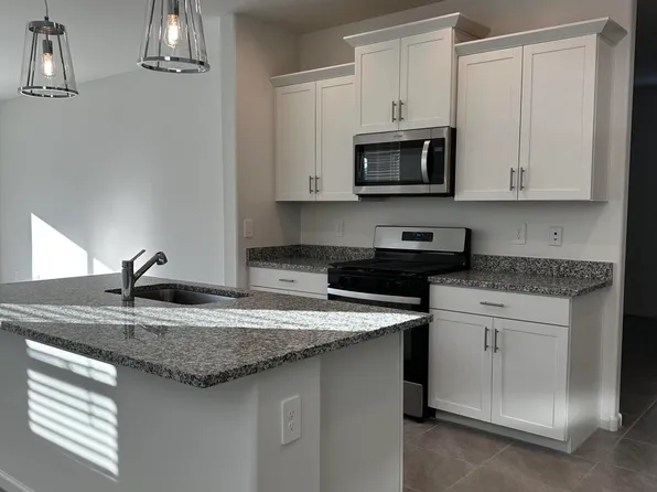 9947 N Summerstone Ave, Tucson, AZ 85743