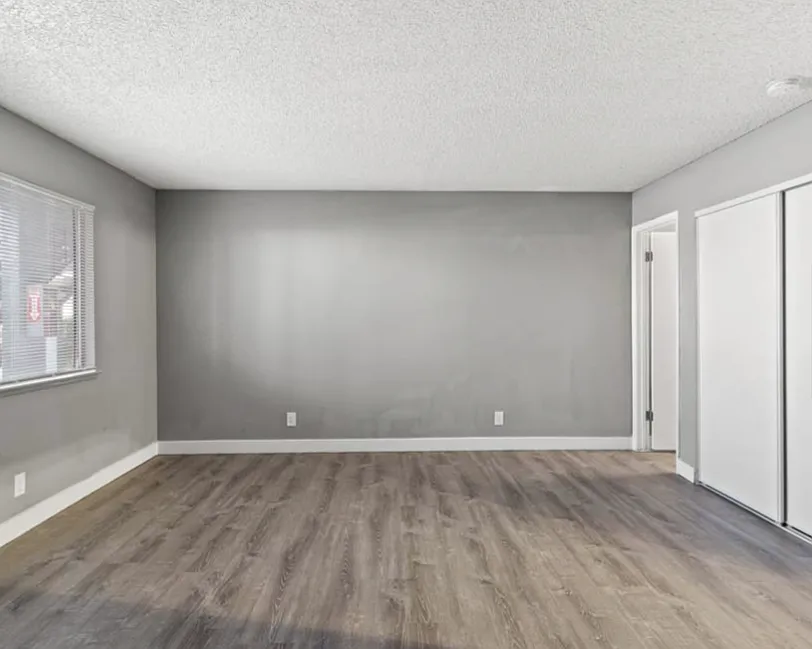 Studio, 400 sqft, $976 — Photo 4