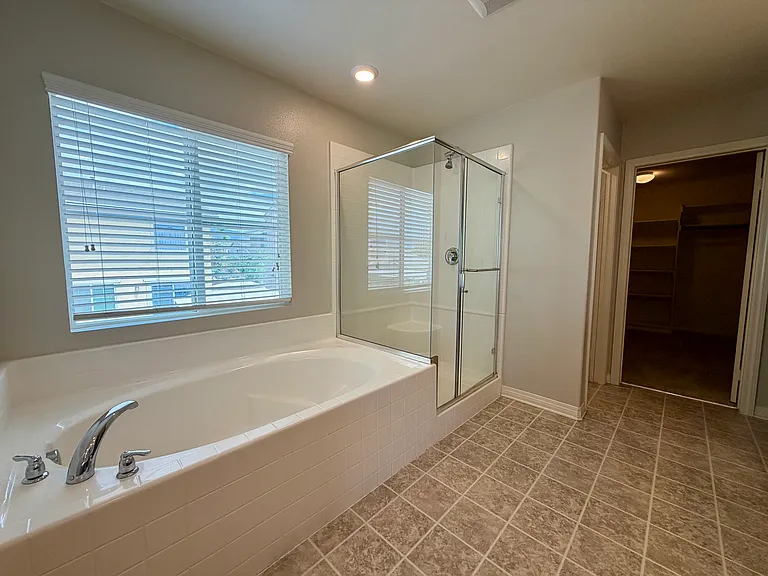 13258 Chatham Dr — Photo 17
