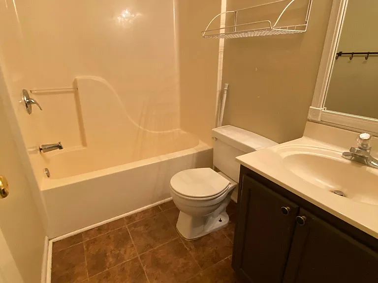 22 Old Pond Ct — Photo 17