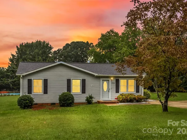 4728 Bethel Church Rd, Hickory, NC 28602