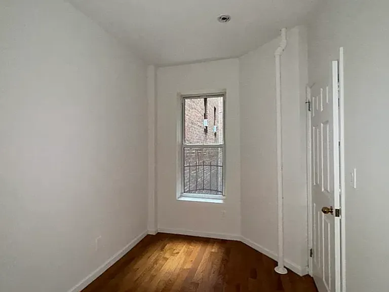 451 W 44th St #23 — Photo 8
