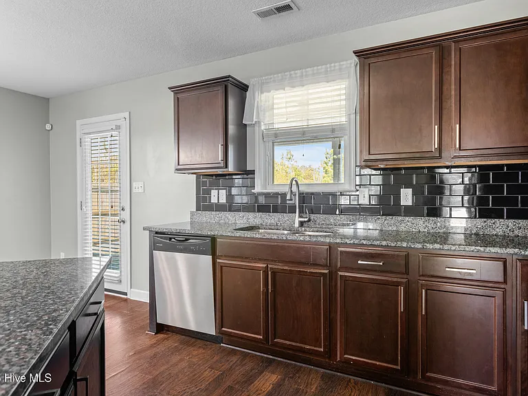 706 Ashley Meadow Ln — Photo 10