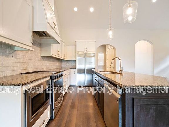 5th image of 204 Sleepy Brook Rd