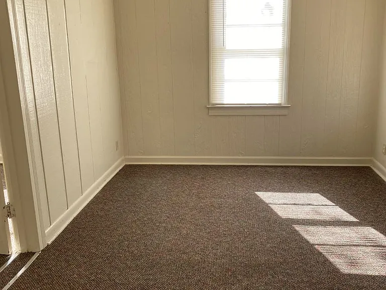 135 Woodrow St — Photo 4