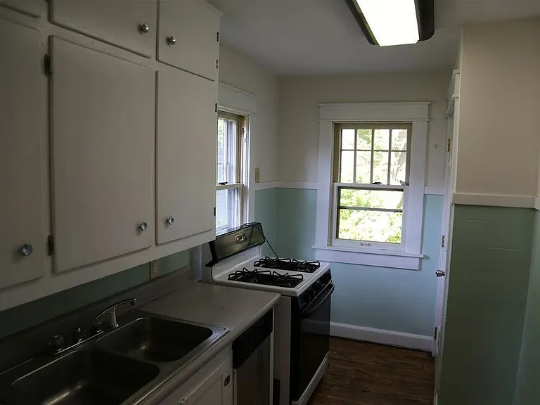 1435 N Kinser Pike — Photo 5