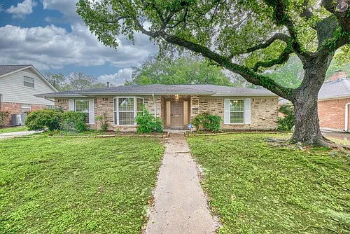 5722 Cheltenham Dr Photo 1