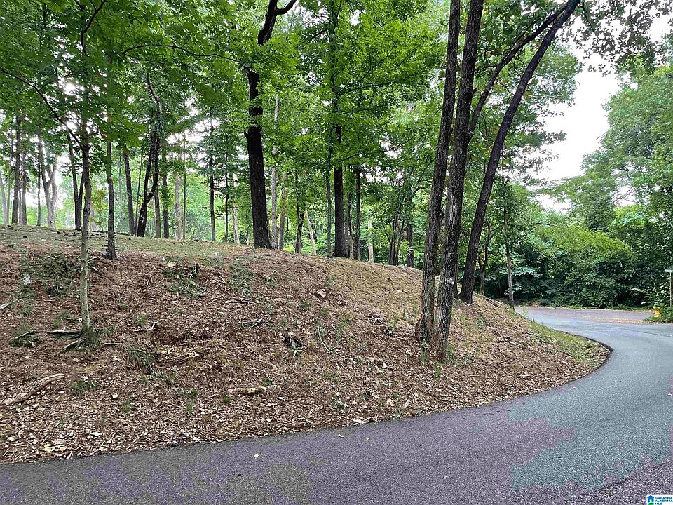 2nd image of 1830 Woodcrest Rd #1