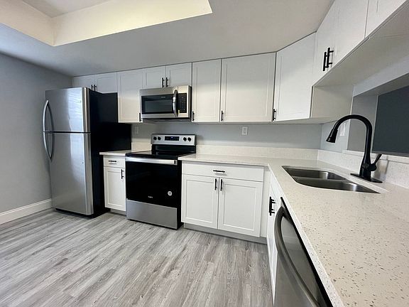 3rd image of 5305 N Blvd Unit 111