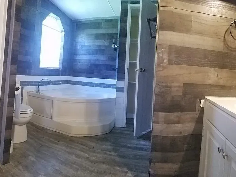 626 Daniels St — Photo 14