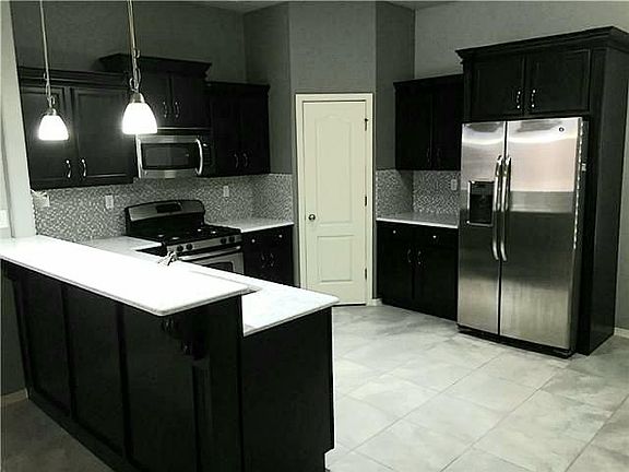 5th image of 14509 Christian Castle Ave