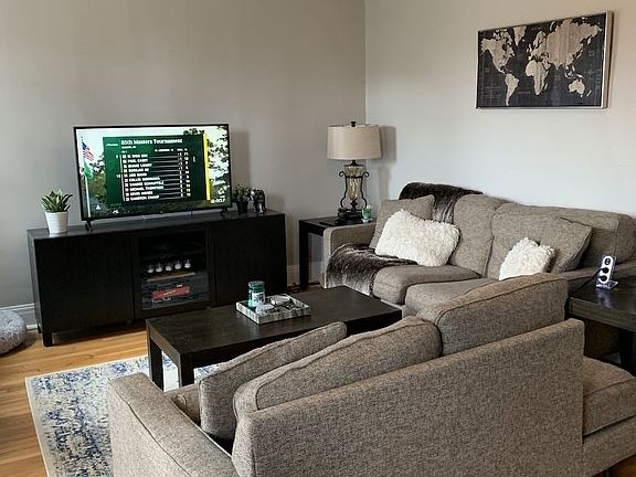 2nd image of 2702 N Sacramento Ave APT 3A