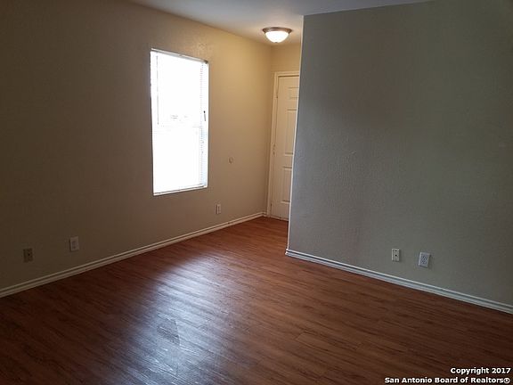 5th image of 215 Juniper St