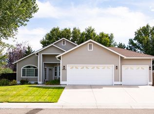 1443 Cardiff Dr, Gardnerville, NV 89410