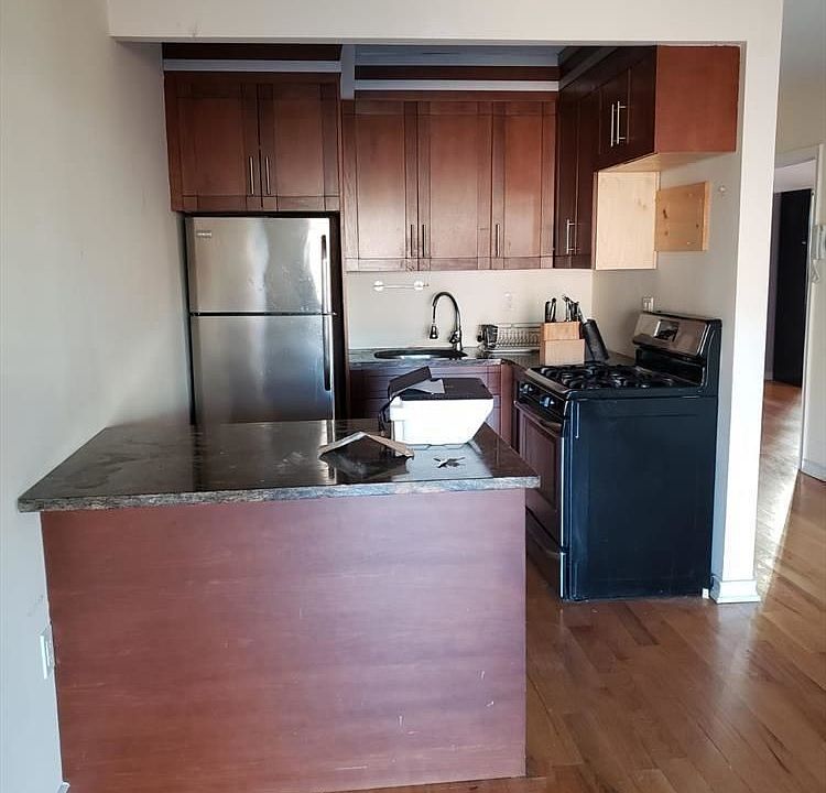 2nd image of 2516 30th Dr APT 4F
