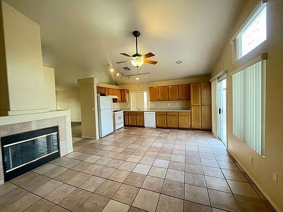 3rd image of 1304 Silver Prospect Dr