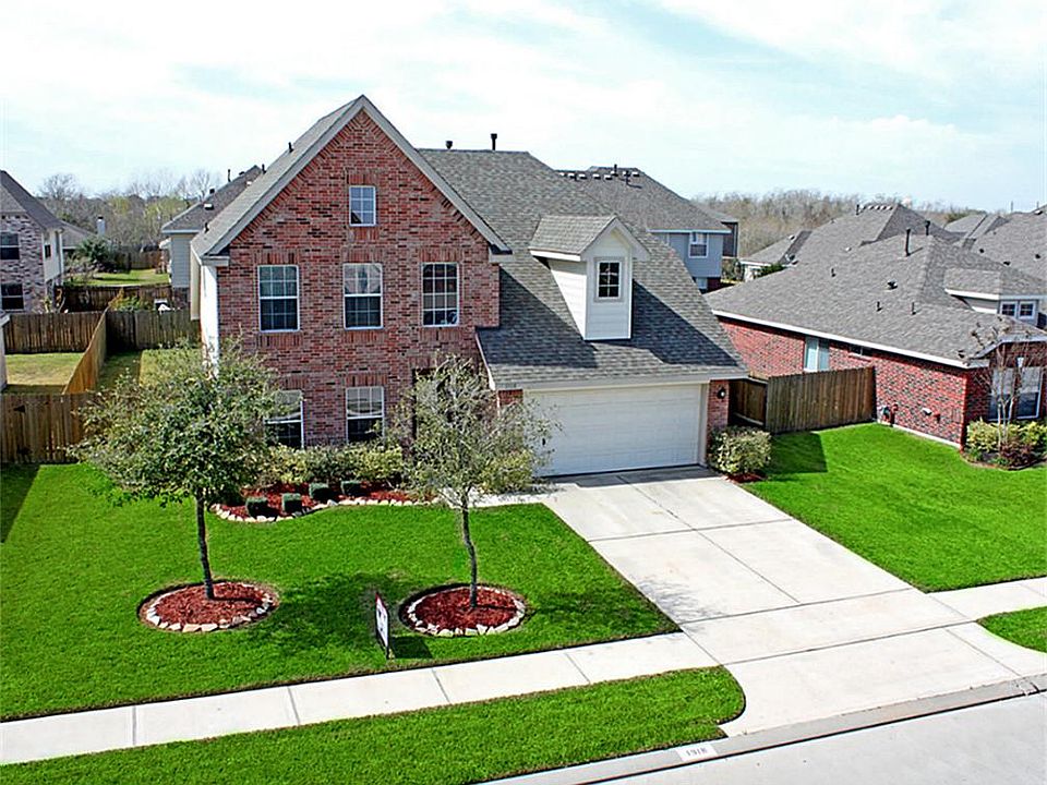 1st image of 1918 Grand Oak Dr