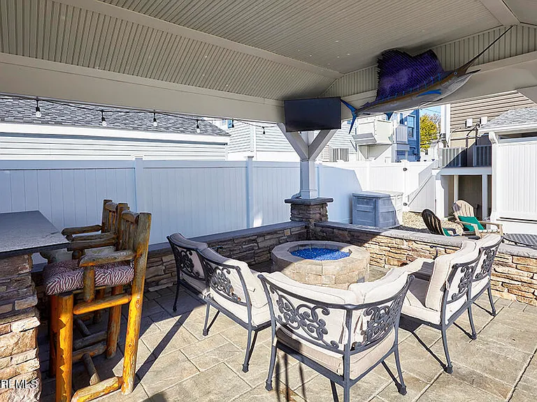 304 Arnold Ave — Photo 9