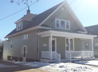 686 S Grandview Ave, Dubuque, IA 52003