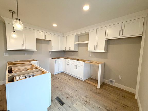 5th image of 1228 Sabraton Ave